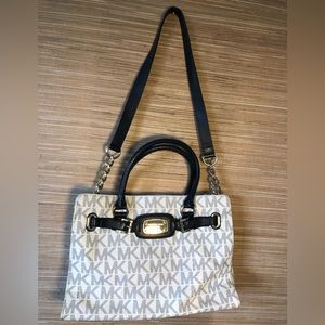MICHAEL KORS shoulder bag/tote. Navy/white with gold hardware. Pristine in/out!